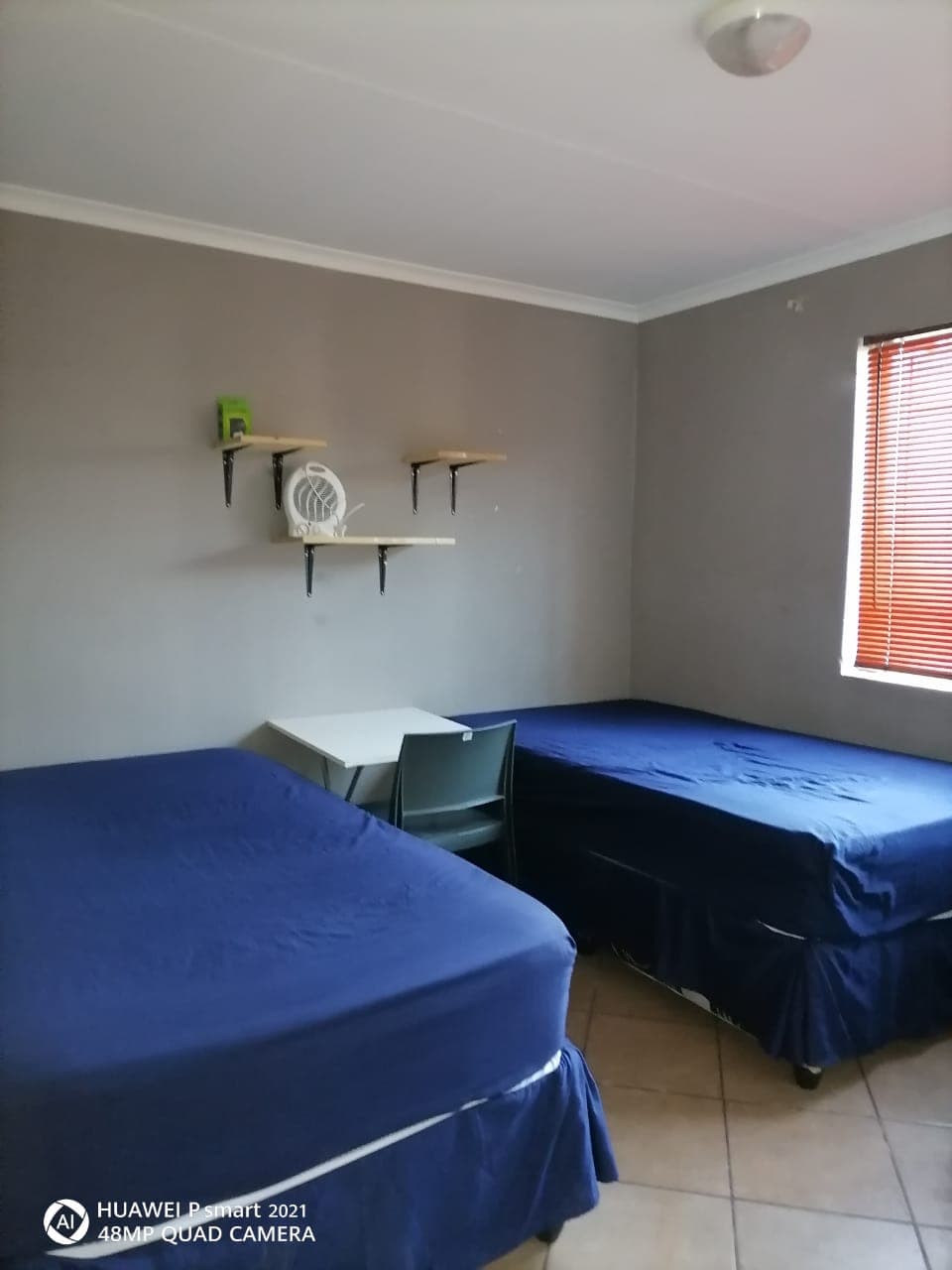 sharing_room.jpg